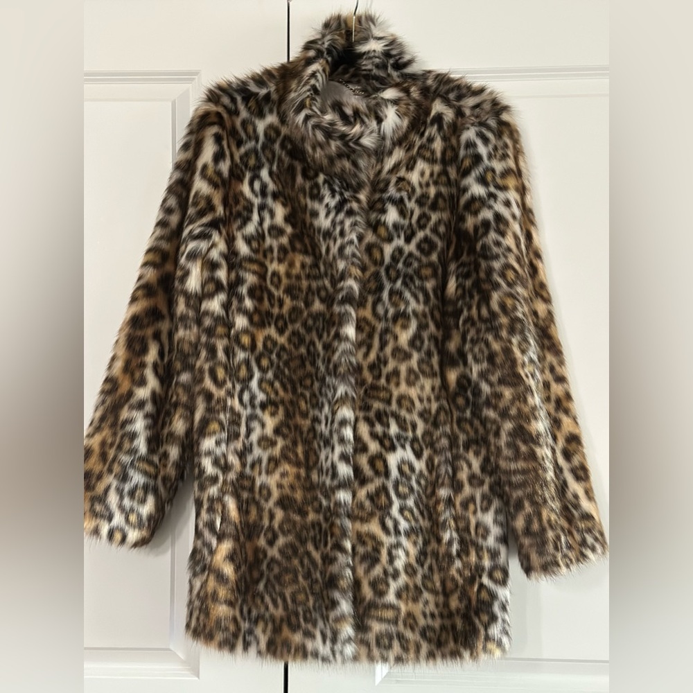 Eliza J Leopard Print Faux Fur Coat, size L, fine quality, excellent condition